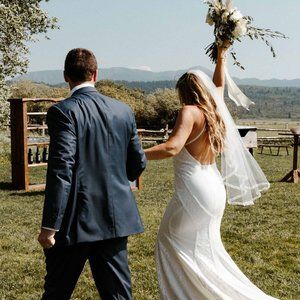 Sara Gabriel Lesley Veil